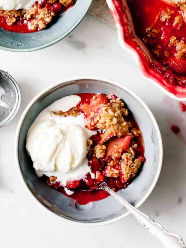 Easy Apple and Blackberry Crumble - Savvy Bites