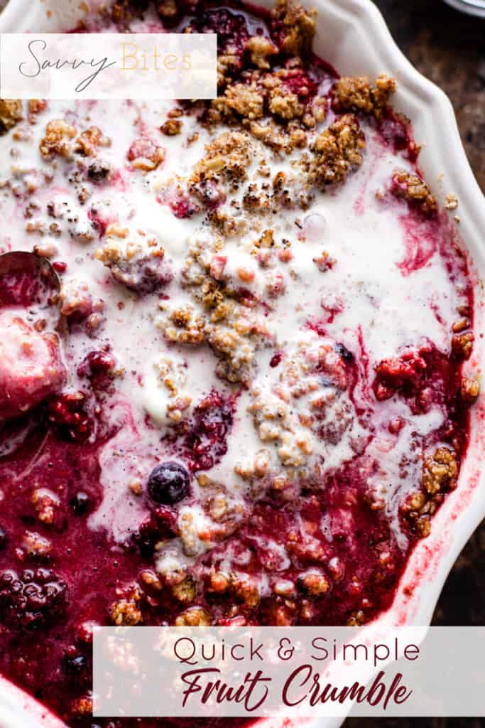 easy fruit crumble with oats and ice cream