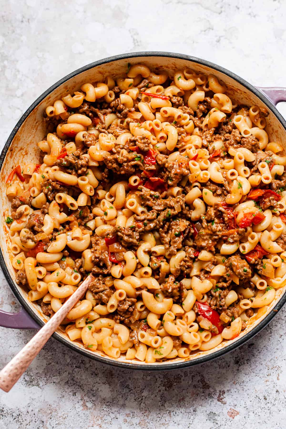 Aldi recipes cheeseburger pasta in a pan.