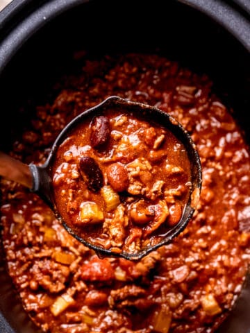 Chunky slow cooker chilli con carne.