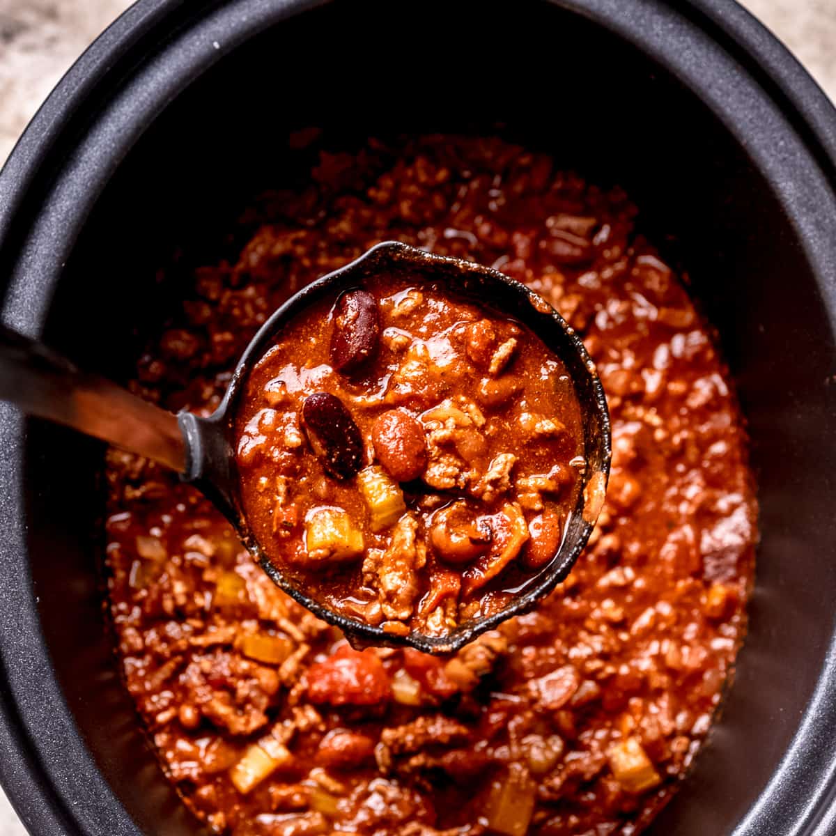 Chunky slow cooker chilli con carne.