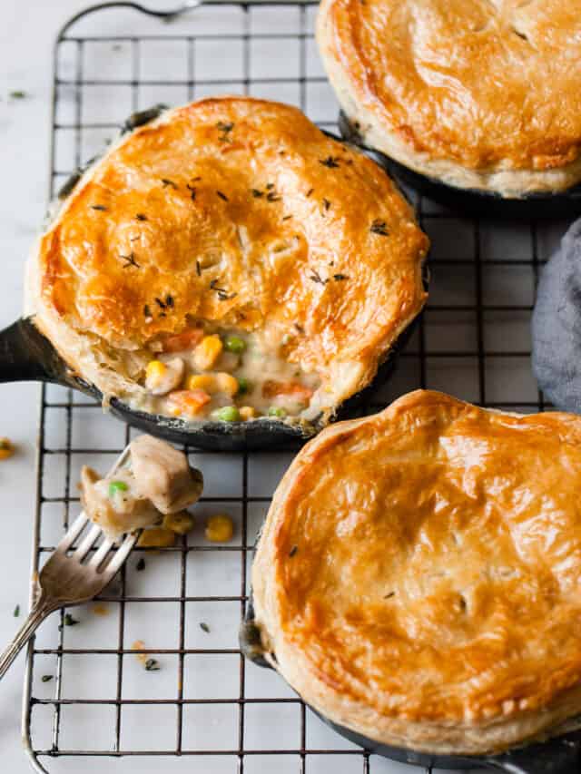Chicken and mushroom pie with puff pastry.