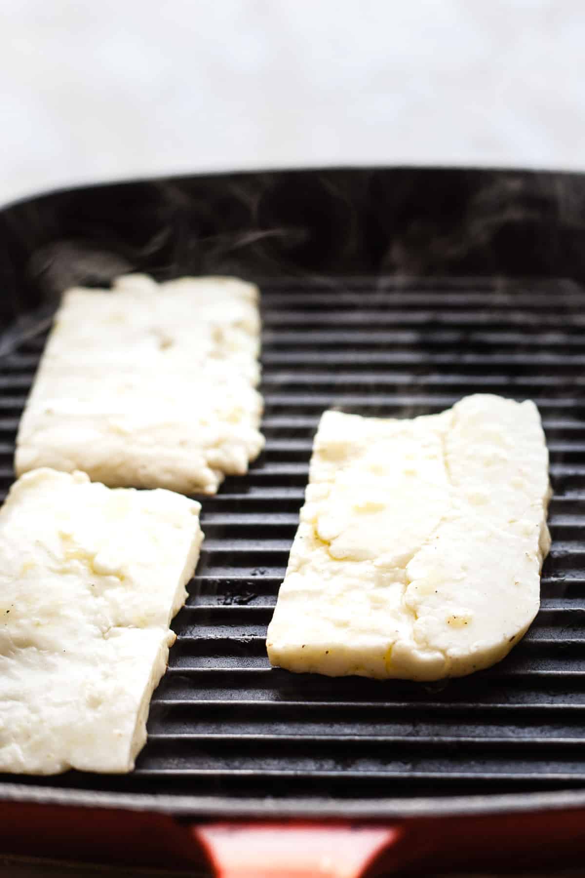 Halloumi cheese in the grilling pan