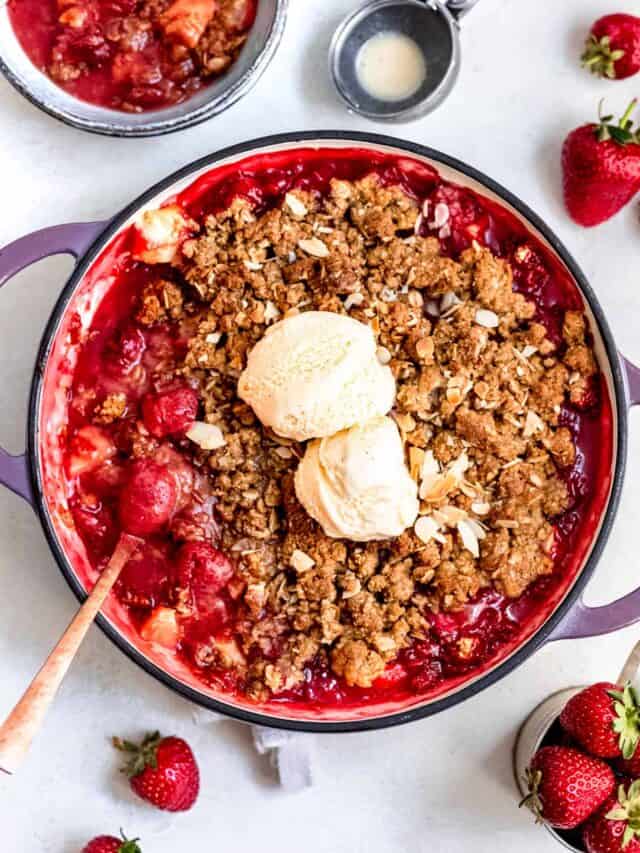 Apple and Strawberry Crumble