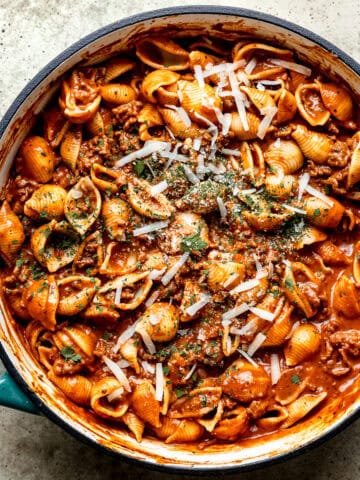 Creamy bolognese with pasta shells.